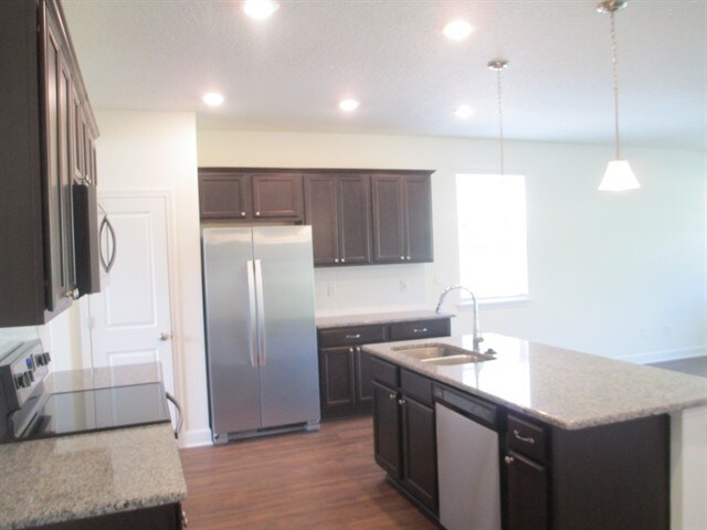 Foto del edificio - 3070 Creek Village Ln