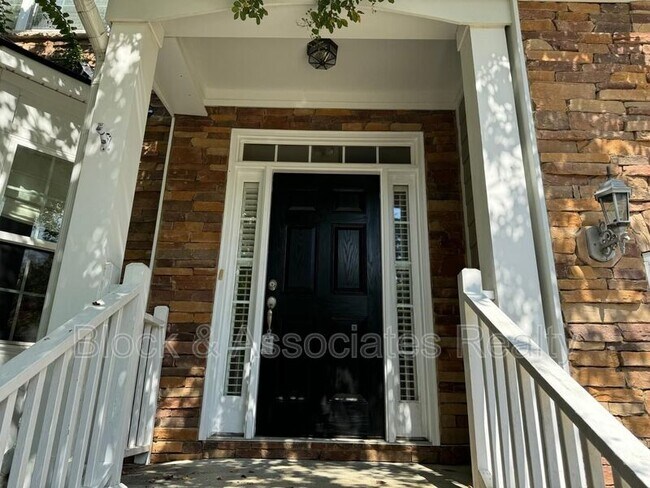 Foto del edificio - 1725 Callandale Ave