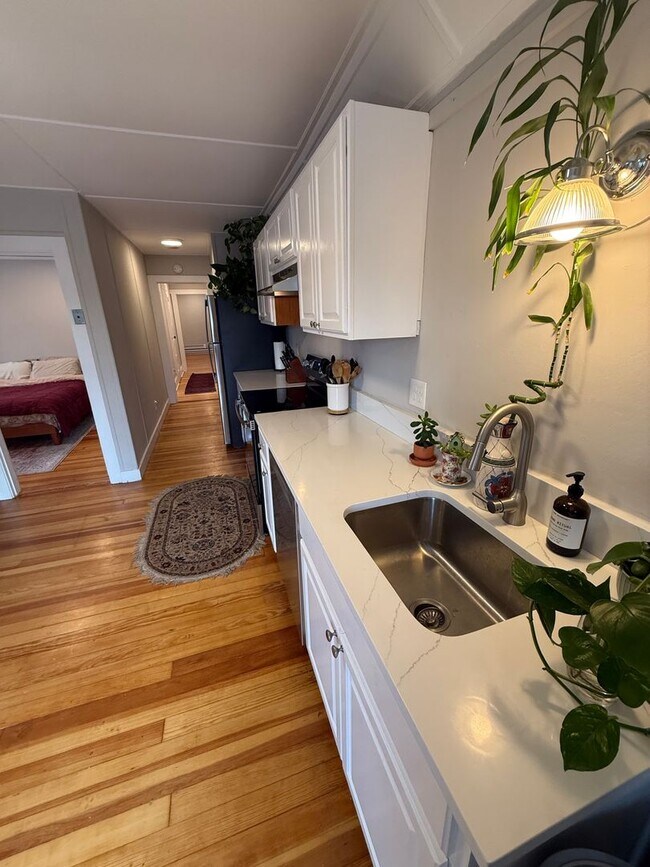 Building Photo - The Maplewood Three