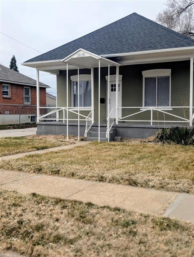 Foto del edificio - $1,000 Amazon Gift Card! Single-Story 3 Bed Home with Fenced Yard in Ogden