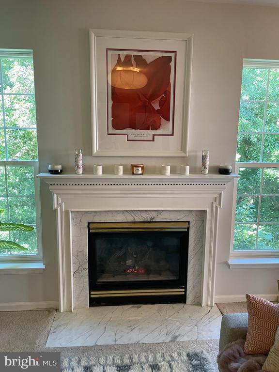 Foto del edificio - 5948 Founders Hill Dr