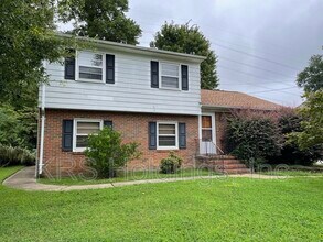 Building Photo - 157 Sheppard Dr