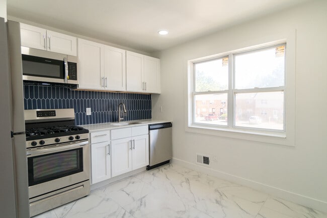 Brand new kitchen - Presidential Estates