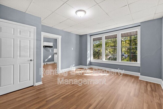 Building Photo - 2309 Eufaula Ave