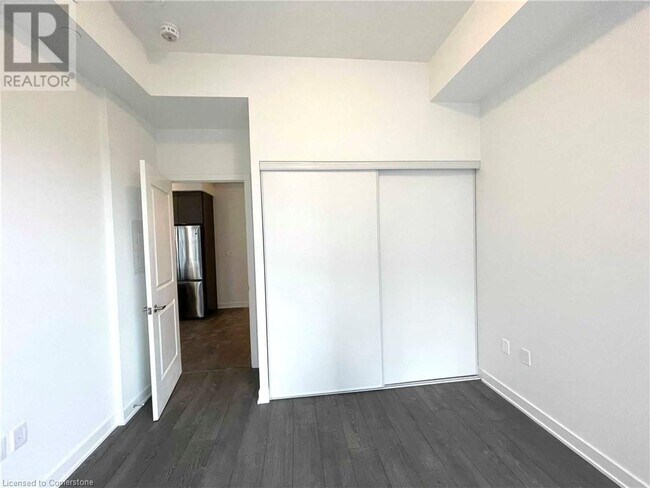 Building Photo - 4675 Metcalfe Ave
