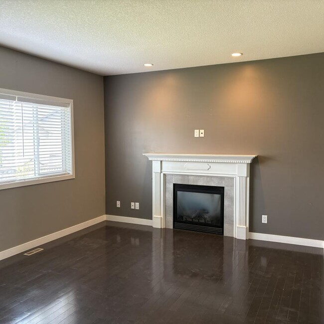 Photo du bâtiment - 3 bedroom in Grande Prairie AB T8V 2M3