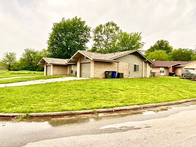 Building Photo - 8425 E 24th St