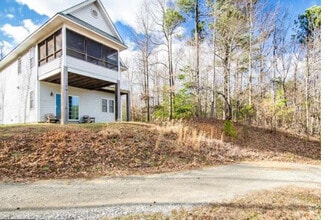Building Photo - 3004 N Independence Dr