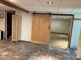 Building Photo - 112 Wallace Dr