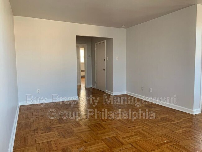 Foto del edificio - 8006 Rodney St