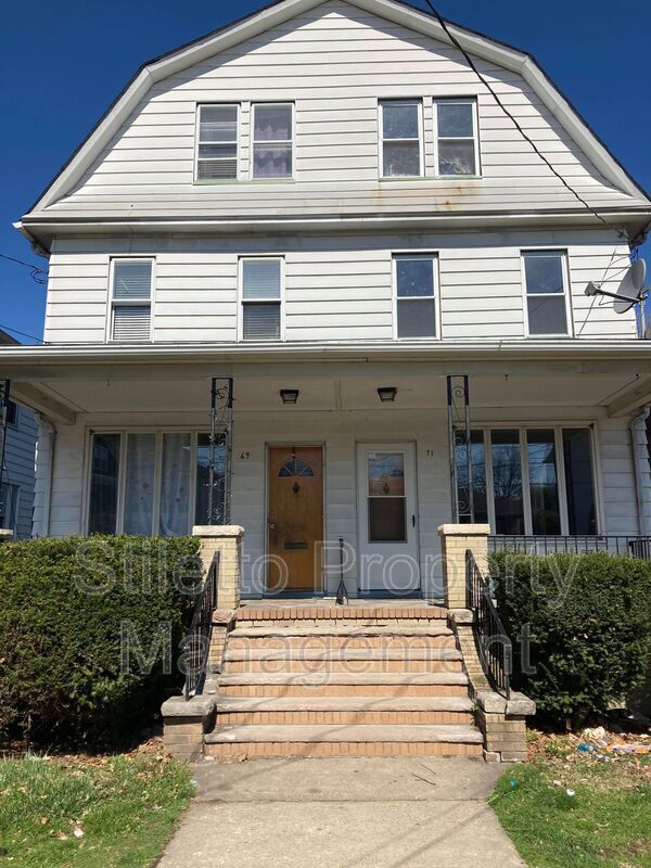 71 1st Ave, Kingston, PA 18704 Condo for Rent in Kingston, PA