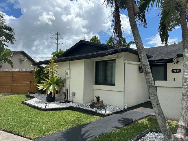 Foto del edificio - 19544 SW 122nd Ct