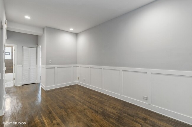 Building Photo - 4212 S King Dr