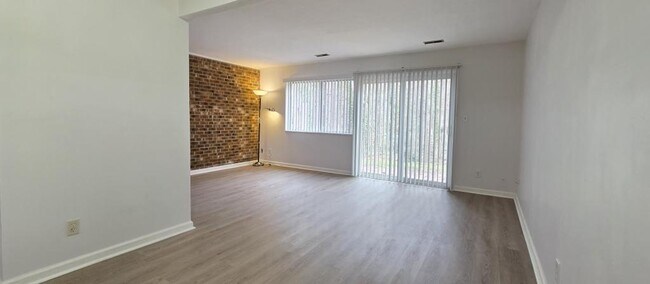 Foto del edificio - 220 Elizabeth St