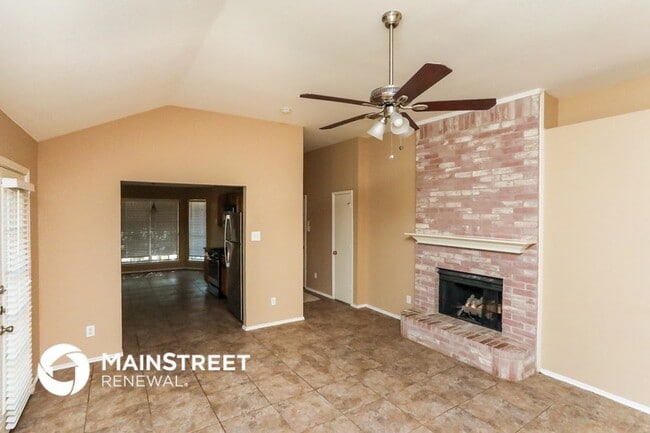 Building Photo - 725 Azalea Ln