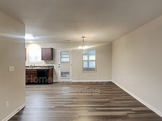 Building Photo - 115 Maple Crest Dr