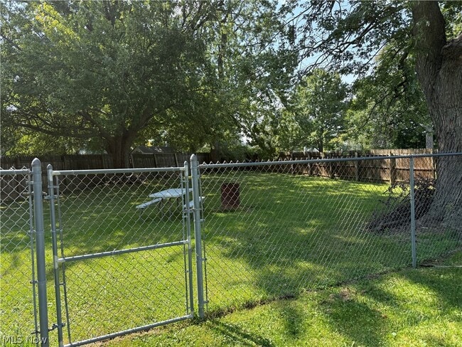 Building Photo - 12922 Fountain Ct