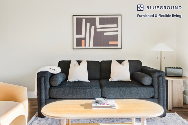 Foto del edificio - 644 Edgewater Blvd