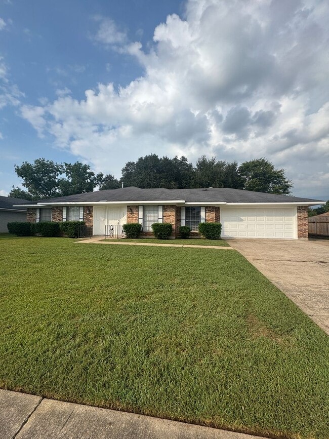 Building Photo - 5338 Foxglove Dr