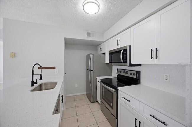 Foto del edificio - 2213 Grand Cayman Ct