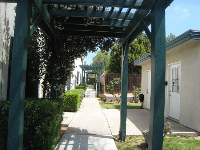 Foto del edificio - 7425 Waite Dr