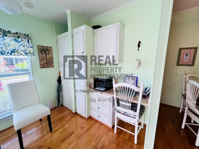 Foto del edificio - 202 Fan Palm Ln