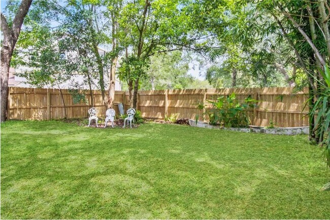 Foto del edificio - 490 Burnt Tree Ln