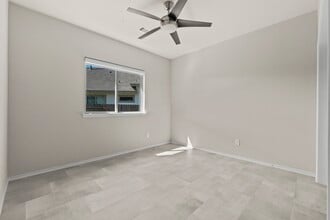 Building Photo - 25402 Kidwiler Dr