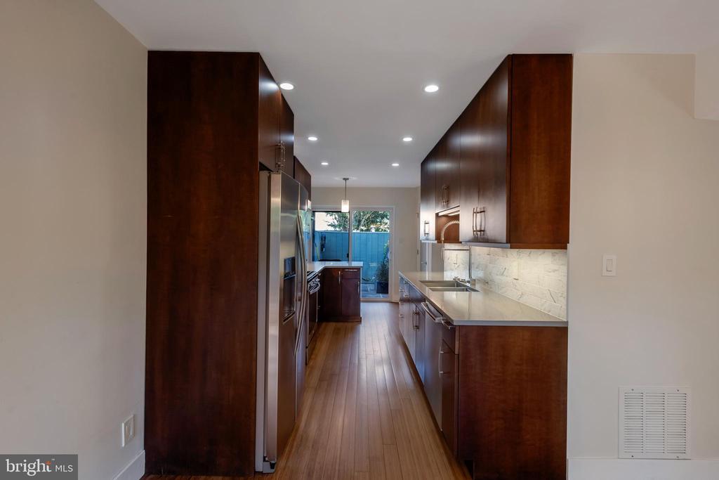 Foto principal - 5250 Pooks Hill Rd