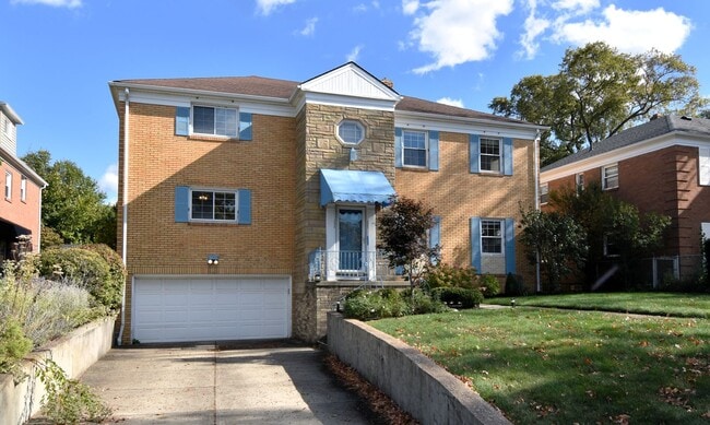 Building Photo - 2027 Riverside Dr