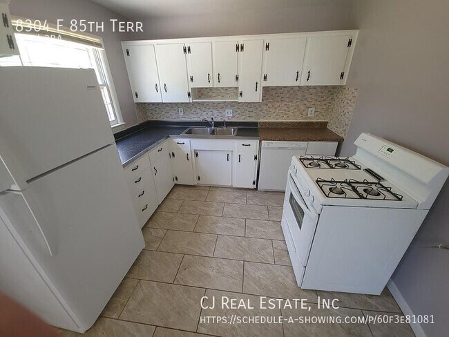 Foto del edificio - 8304 E 85th Terrace