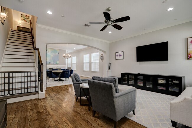 Foto del edificio - 1118 E 24th St