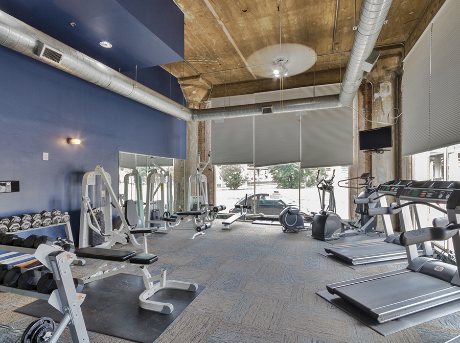 Gimnasio para residentes en Adam Hats Lofts - 3200 Main