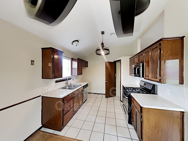 Foto del edificio - 16237 Everglade Ln