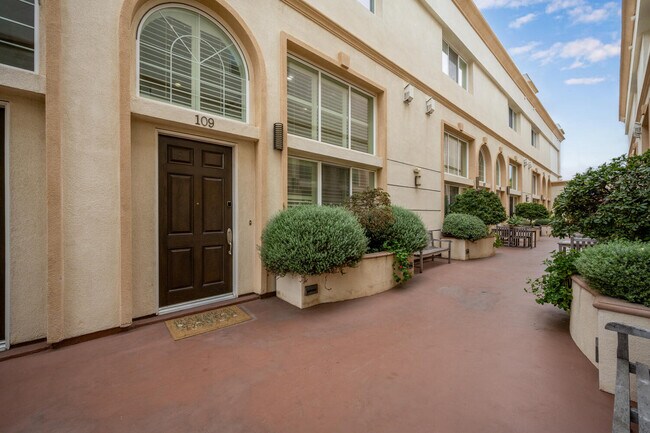 Foto del edificio - 7403 S Sepulveda Blvd