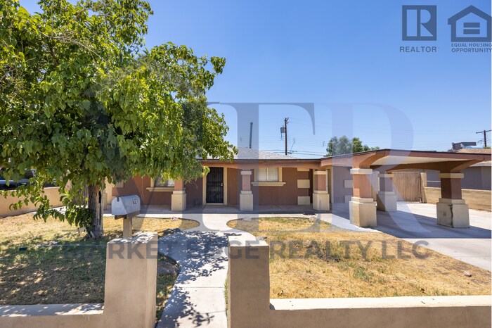 Foto principal - 3Bed/1Bath Home at 67th Ave/Indian School!...
