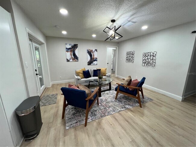 Foto del edificio - 2618 Timberlake Dr