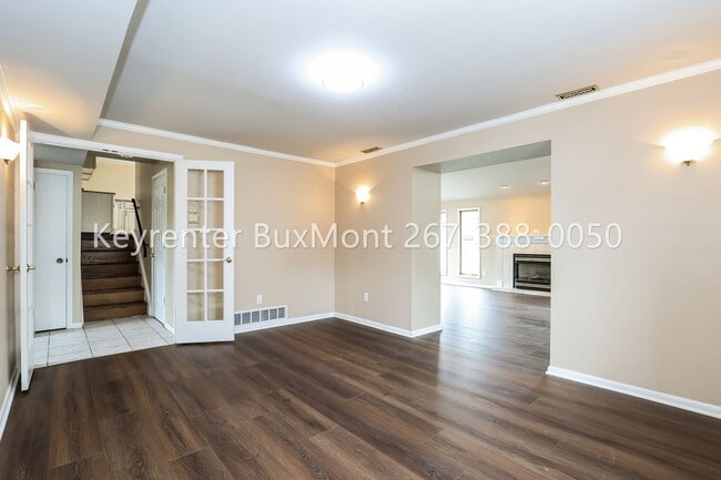 Building Photo - Updated 3 Bed / 2.5 Bath Split-Level Home with Fully Fenced Yard and Detached 2-Car Garage