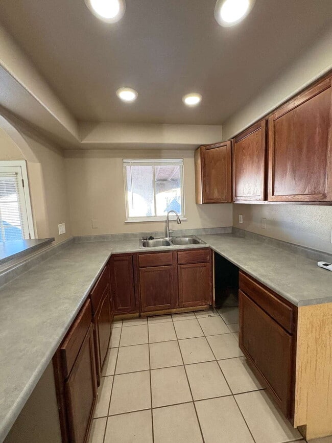 Foto del edificio - 3 bedroom - Allison