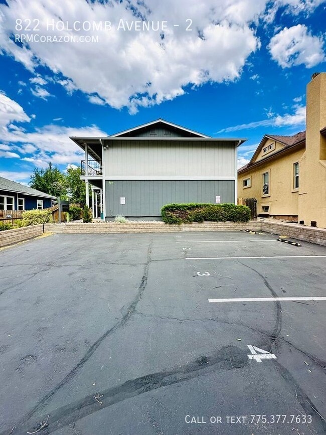 Building Photo - 822 Holcomb Ave