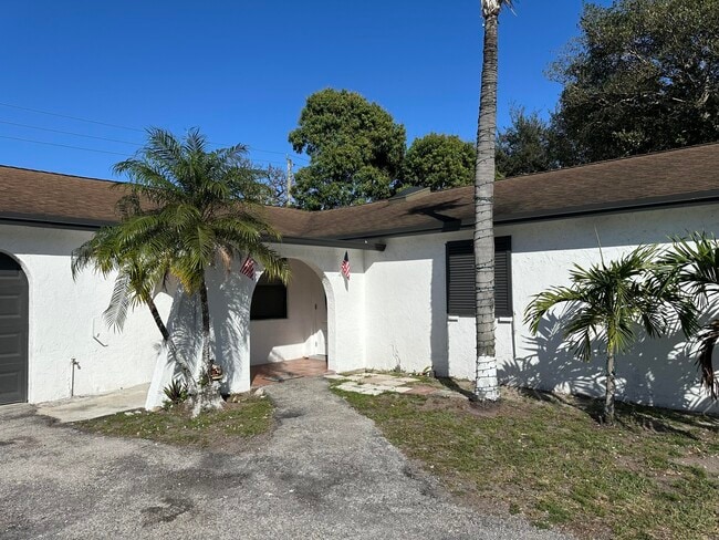 Building Photo - 4443 Vicliff Rd