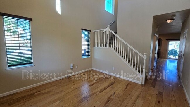 Building Photo - 1898 Star Bright Way