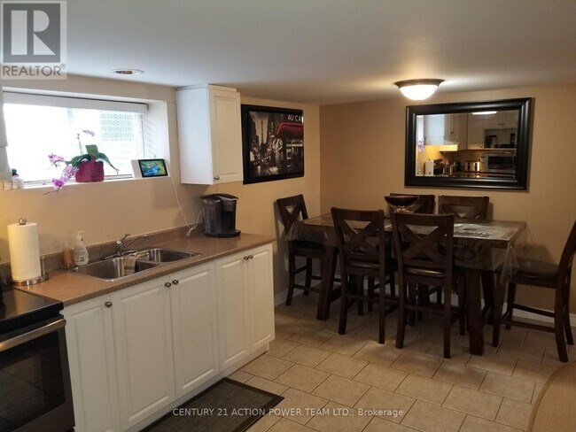 Photo du bâtiment - 1512 Blackheath St