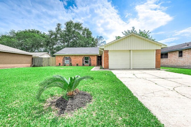 Foto del edificio - 519 Fawnwood Dr