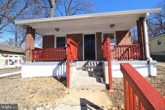 Building Photo - 5522 Addison Rd