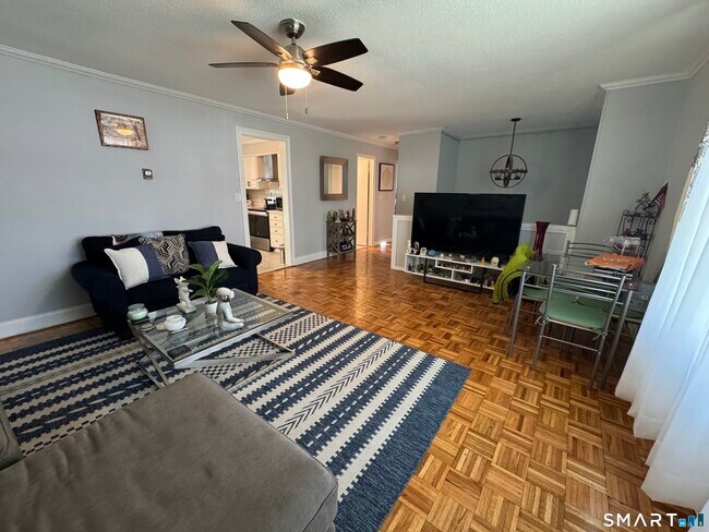 Foto del edificio - 62 Brookfield Rd