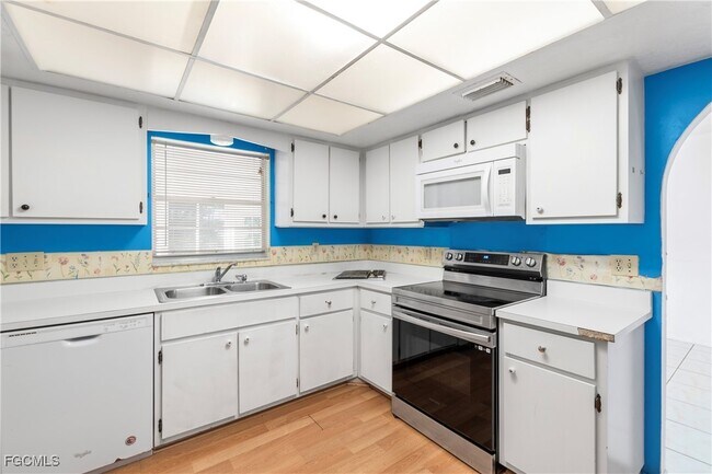 Foto del edificio - 2330 Caladium Rd