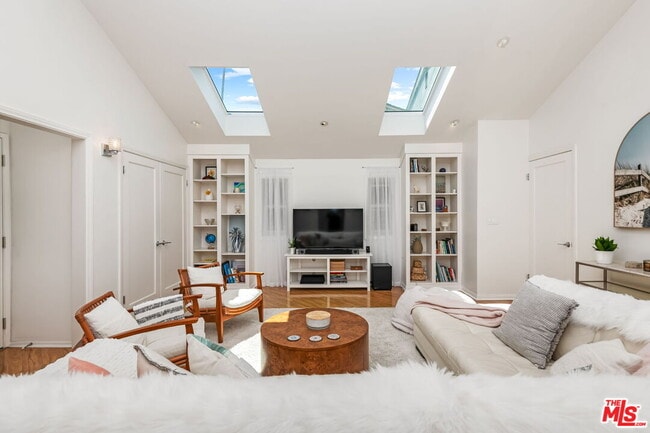 Building Photo - 8221 Delgany Ave