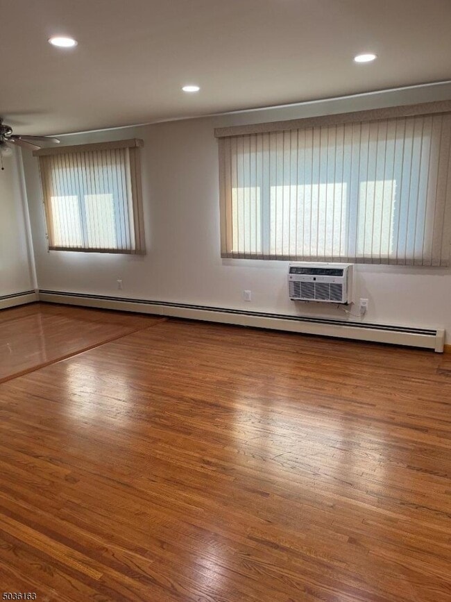 Building Photo - 890 Allwood Rd