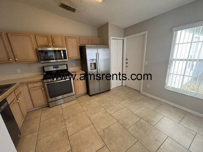 Building Photo - 7811 Turkey Oak Ln